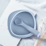Mombella Miseczka z przyssawką light blue 002.jpg