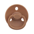 Mombella Smoczek uspokajający Mocha Mousse 001.jpg