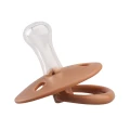 Mombella Smoczek uspokajający Mocha Mousse 003.jpg