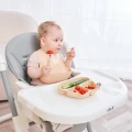 Mombella Silikonowy śliniak z kieszonką light brown 001b.jpg
