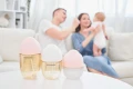 Mombella Butelka Antykolkowa dla Noworodka Breast Shape Old Roze PPSU 300 ml mood 003.jpg